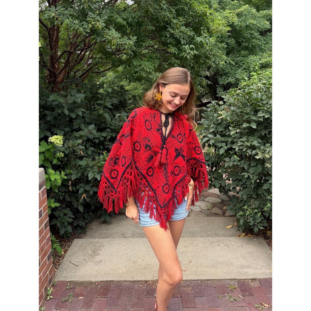 Vintage 1970s Tapestry Poncho Cape 100% Wool Novelty Hippie Boho Fringe 70s - Picture 3 of 5